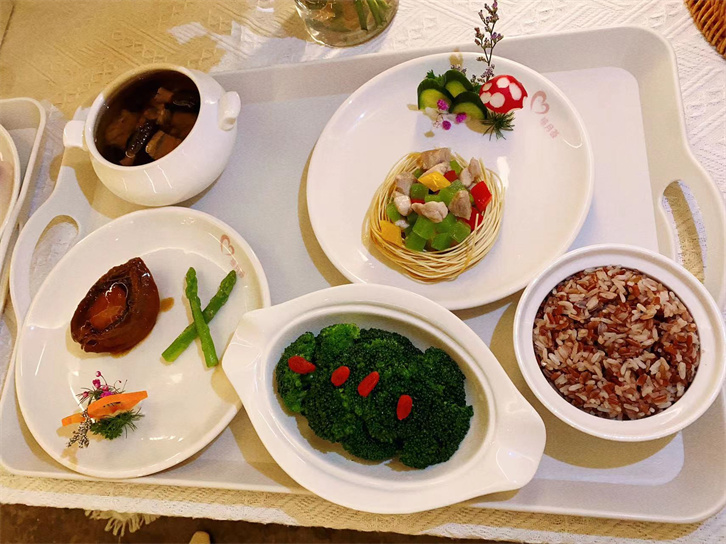 坐月子能吃春菜吗，有什么讲究？1